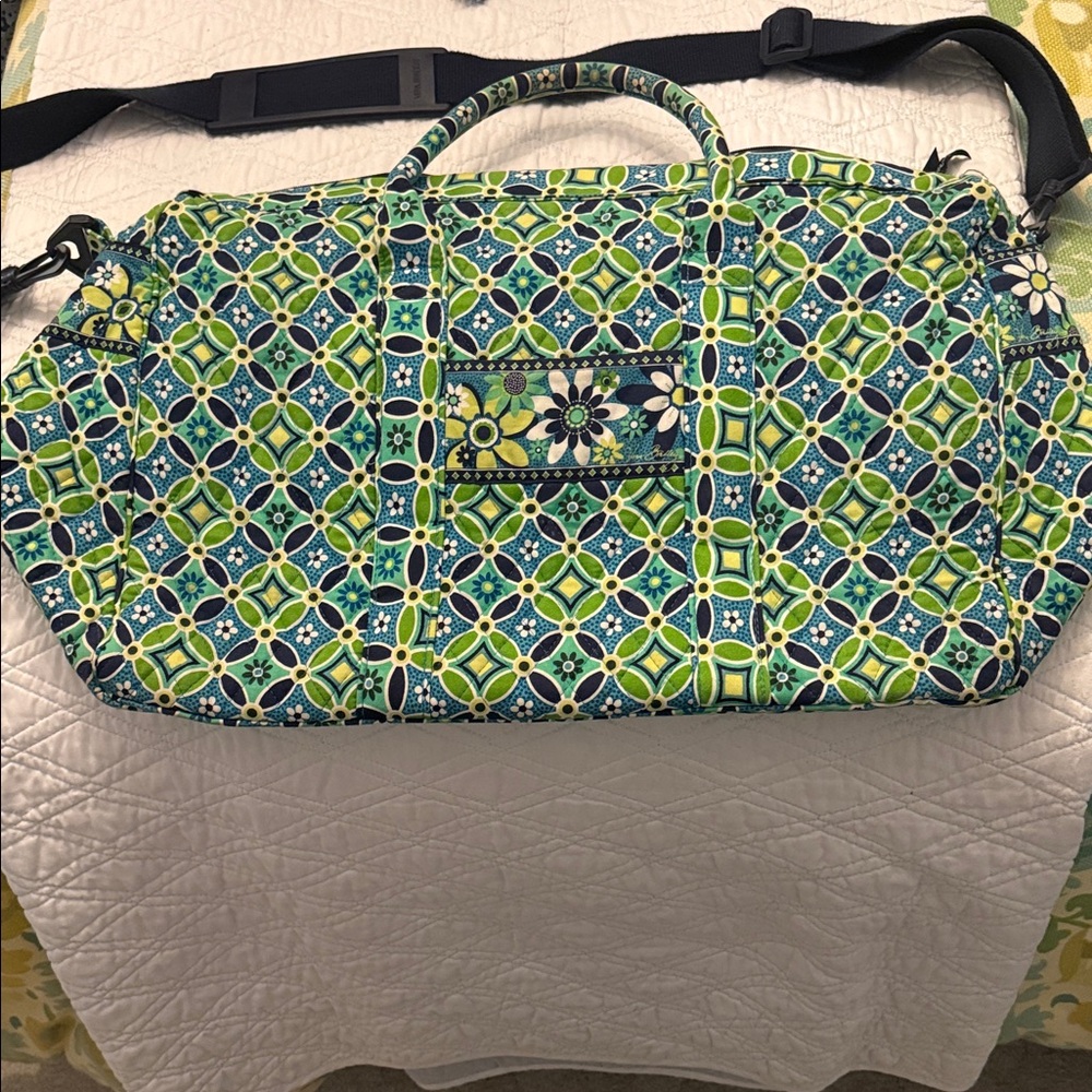 Vibrant Floral Women's Weekender in Daisy Daisy